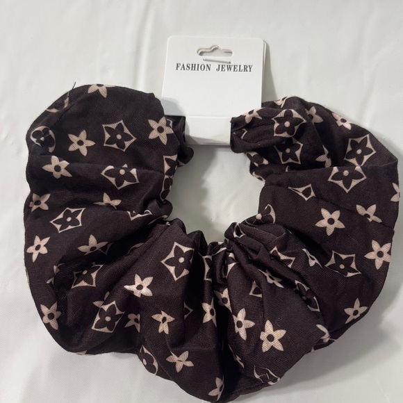 Fashion Jewelry Accessories - Brown and Cream Scrunchie
